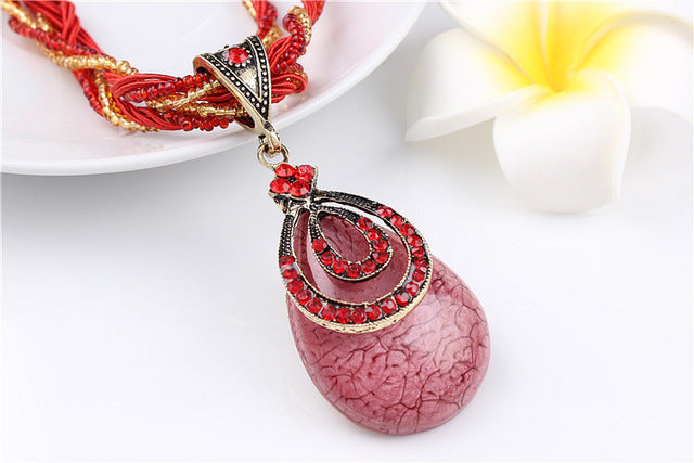 Beads and Rhinestone Water Drop Pendant Necklace